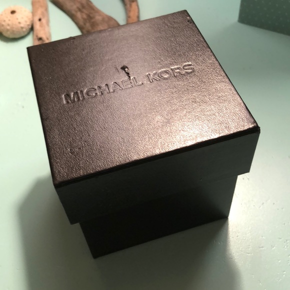 Michael Kors Rose Gold/Pink watch - Picture 2 of 6